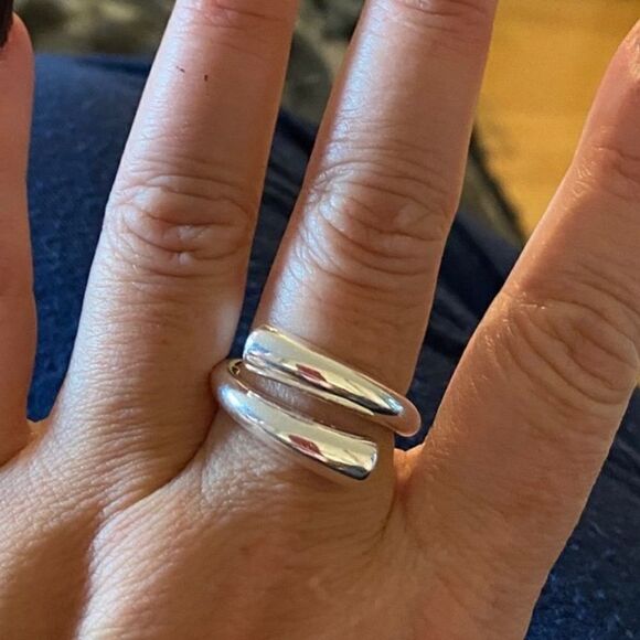 The Axis 925 adjustable modern statement ring in silver - Picture 6 of 7